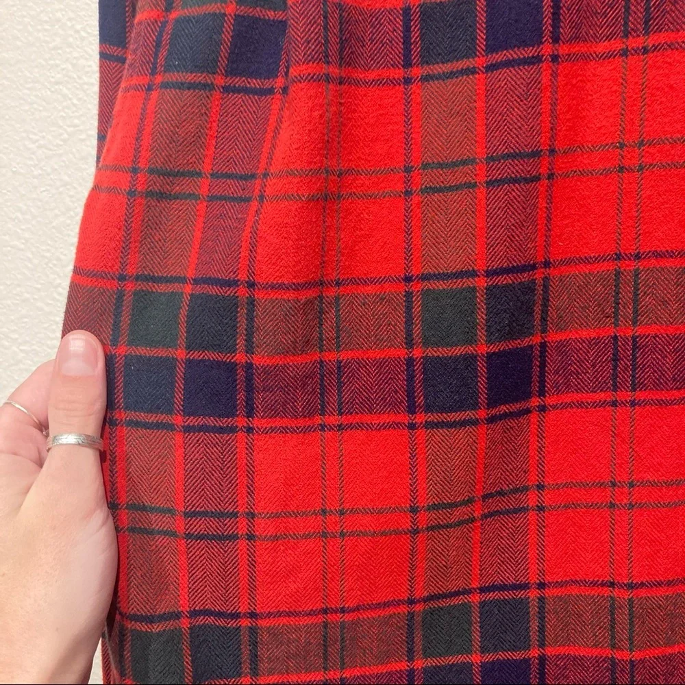 Eddie Bauer Red & Black Plaid Button up shirt_9